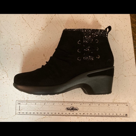 JBU by Jambi black faux fur-lined ankle boot - Picture 4 of 4